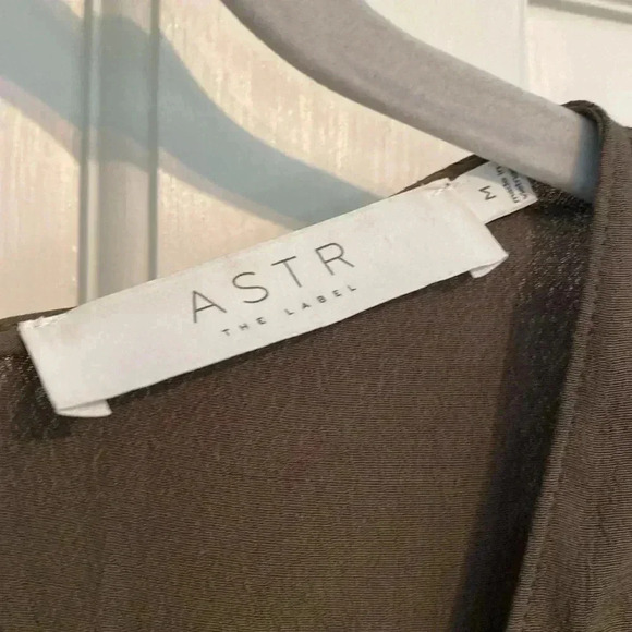 ASTR the label - olive green peasant blouse- long flare sleeve -medium - Picture 2 of 8